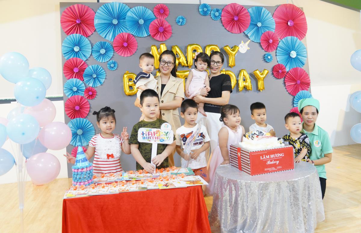 Sinh nhật các ban nhỏ trường mầm non Tuổi Thần Tiên